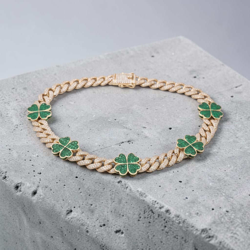 Lucky Men's Gold Necklace